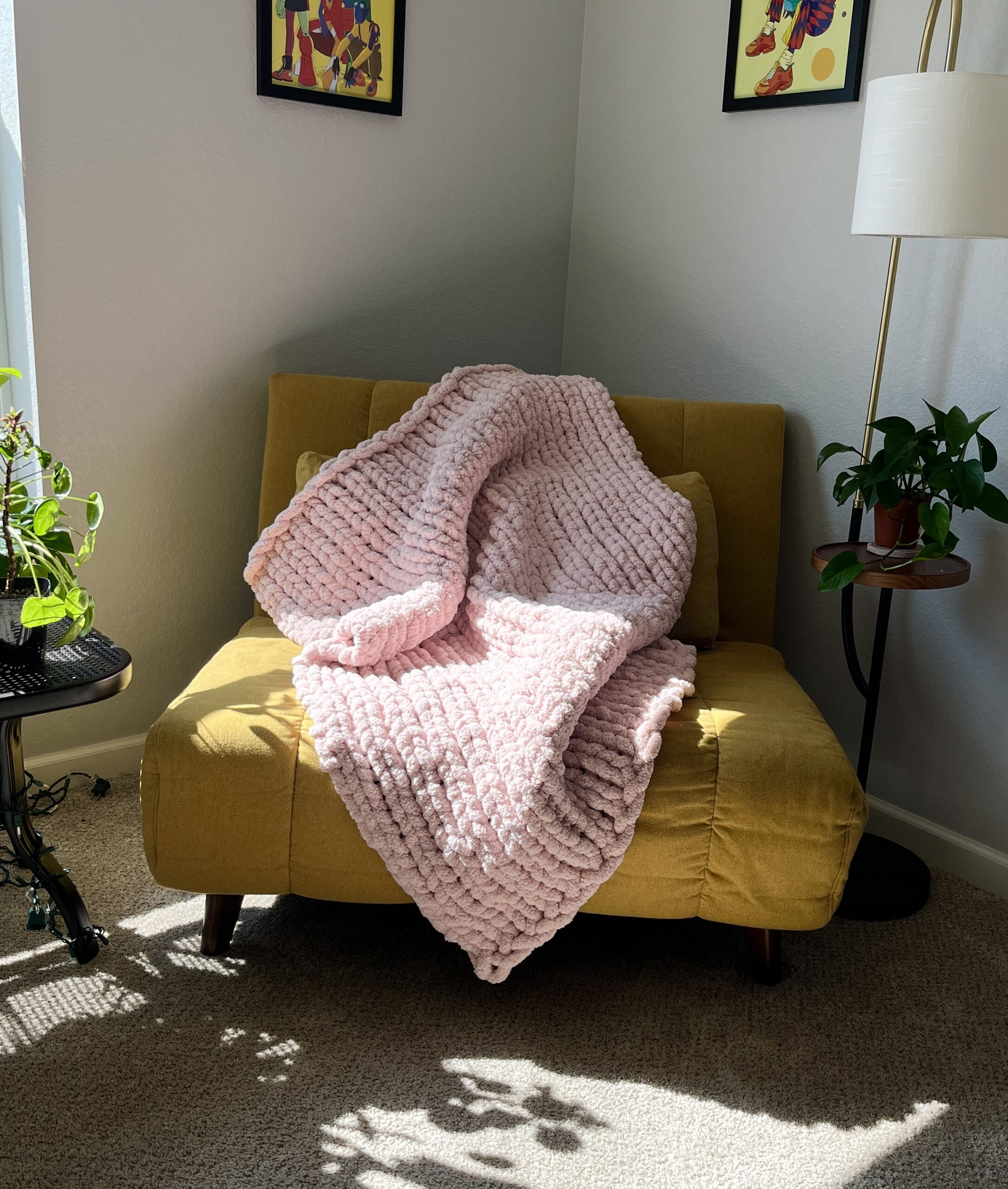 Small Hand Knit Throw - Pale Rose